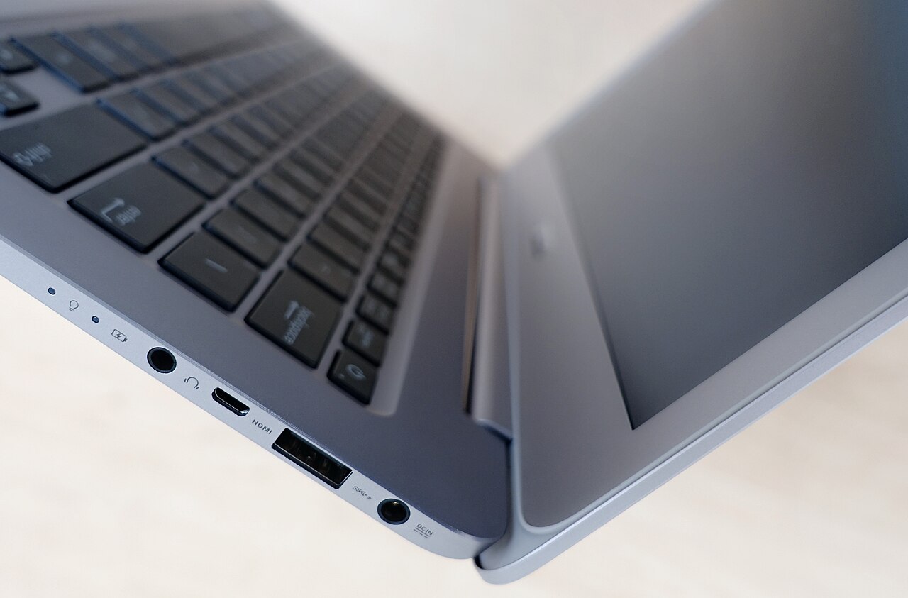 لپ‌تاپ ایسوس Zenbook 14 OLED UX3405